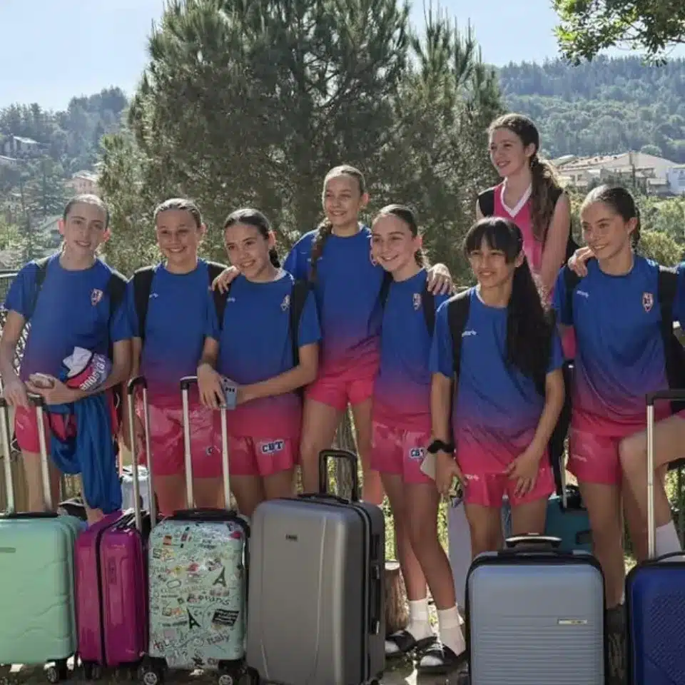 Quantes persones es considera un grup en un hotel