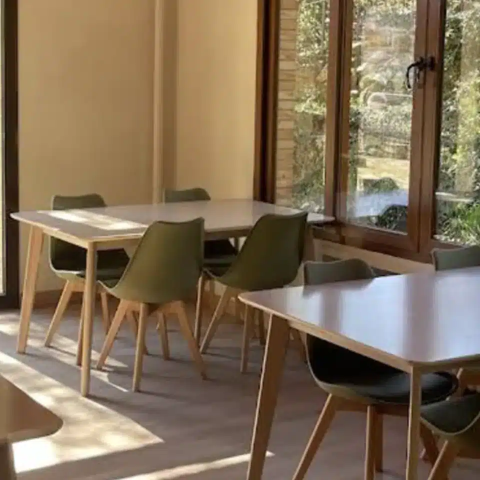 Quantes persones es considera un grup en un hotel