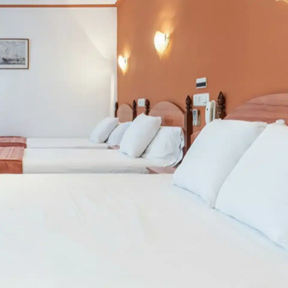 Minimalisme i descans en allotjaments per personal tècnic