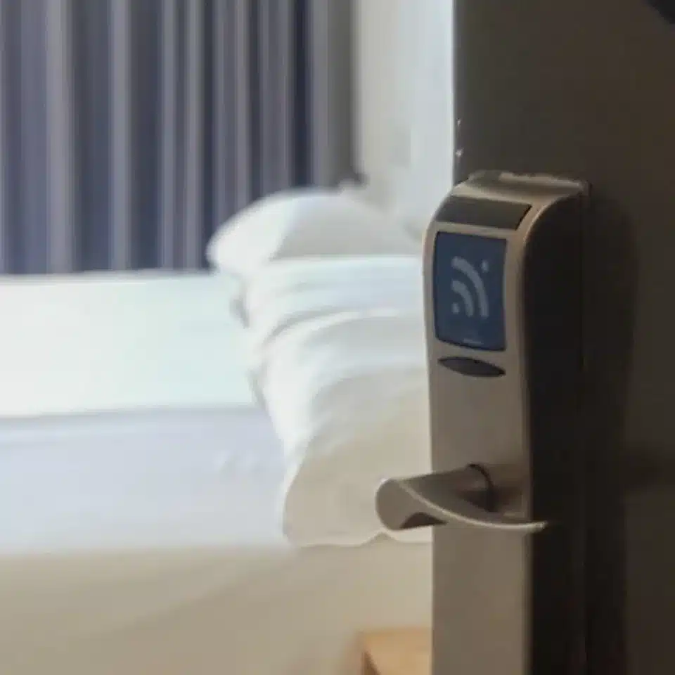 Rutina, horaris i accessos en allotjaments per personal tècnic